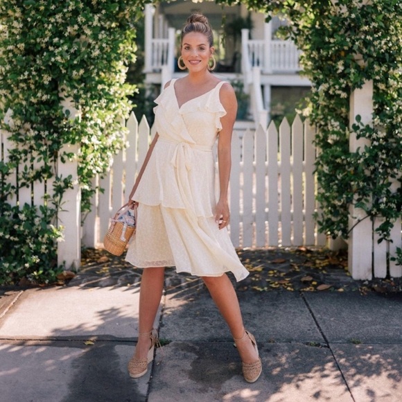 Gal Meets Glam Helena Dress- Yellow Sunshine- Size 2 - Picture 2 of 4